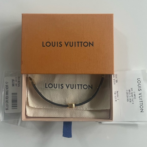 Louis Vuitton LV Circle Reversible Bracelet - Picture 9 of 9